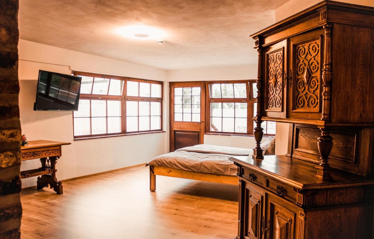 Wirgarten Antik Hotel Dingolfing Eksteriør billede